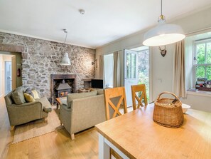 Interior - 2 bedroom accommodation in Bankfoot, near Dunkeld (Bankfoot, near Dunkeld)