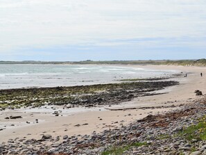 Beach - 3 bedroom accommodation in Keiss, near Wick (Keiss, near Wick)