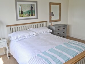3 bedrooms, free WiFi, bed sheets - 3 bedroom accommodation in Keiss, near Wick (Keiss, near Wick)