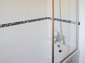 Towels - 3 bedroom accommodation in Achnacarnin, near Lochinver (Achnacarnin, near Lochinver)