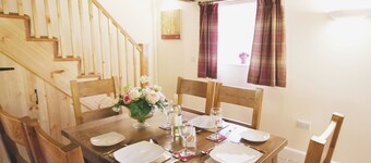 Granary Cottage - E5626