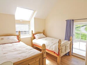 3 chambres, accès au Wi-Fi (inclus), literie fournie