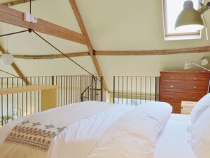 1 bedroom, free WiFi, bed sheets - 1 bedroom accommodation in Burcott, Wells (Burcott, Wells)