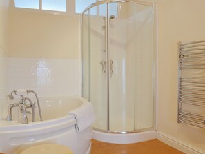 Bathroom - 1 bedroom accommodation in Burcott, Wells (Burcott, Wells)