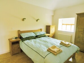 1 quarto, Wi-Fi de cortesia, roupa de cama