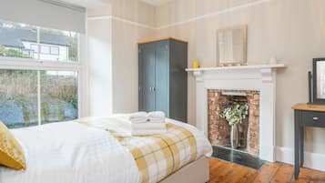 4 bedrooms, free WiFi, bed sheets