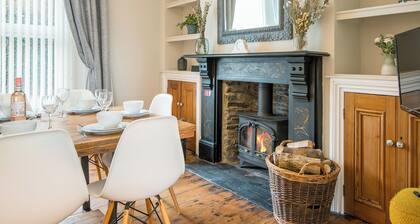 4 bedroom accommodation in Abercych, near Cardigan