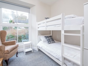 4 bedrooms, WiFi (free), bed sheets - 4 bedroom accommodation in Abercych, near Cardigan (Abercych, near Cardigan)
