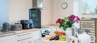 4 bedroom accommodation in Abercych, near Cardigan