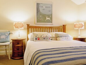 2 bedrooms, free WiFi, bed sheets - 2 bedroom accommodation in Mousehole, Penzance (Mousehole, Penzance)