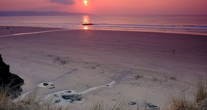 2 bedroom accommodation in Godolphin Cross, Helston