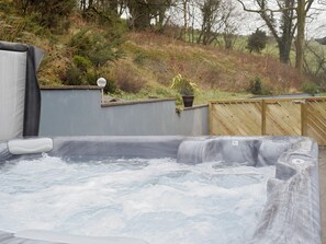 Outdoor spa tub - 3 bedroom accommodation in Dihewyd, near Aberaeron (Dihewyd, near Aberaeron)