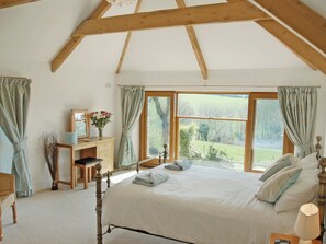 6 bedrooms, free WiFi, bed sheets