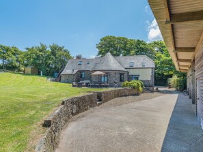 Exterior - 5 bedroom accommodation in Hartland, Bideford (Hartland, Bideford)