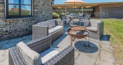 5 bedroom accommodation in Hartland, Bideford