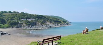 3 bedroom accommodation in Aberporth, near Cardigan