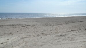 Beach - 1 bedroom accommodation in South Carlton, near Lincoln (South Carlton, near Lincoln)