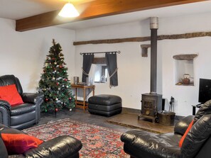 TV, fireplace - 3 bedroom accommodation in Thornton Rust, near Leyburn (Thornton Rust, near Leyburn)