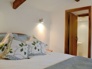 3 bedrooms, free WiFi, bed sheets - 3 bedroom accommodation in Thornton Rust, near Leyburn (Thornton Rust, near Leyburn)