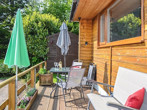 2 bedroom accommodation in Graigfechan, near Ruthin