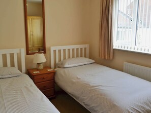3 室のベッドルーム、旅行用ベビーベッド、WiFi、ベッドシーツ