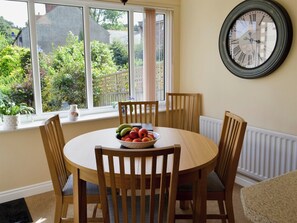 Dining - 3 bedroom accommodation in Morpeth (Morpeth)