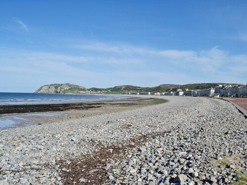 2 bedroom accommodation in Llandudno
