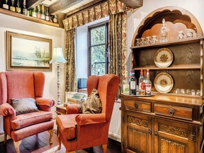 Interior - 7 bedroom accommodation in Pengenffordd, Talgarth, Brecon (Pengenffordd, Talgarth, Brecon)