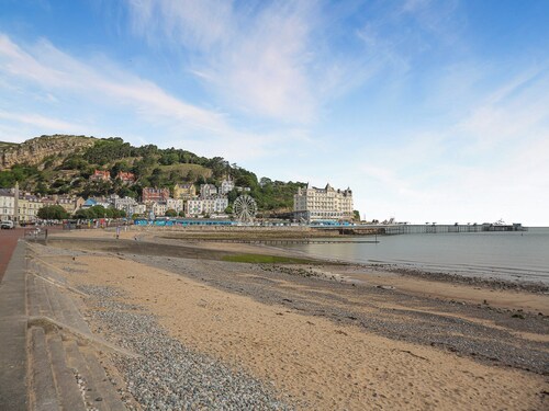 2 bedroom accommodation in Llandudno