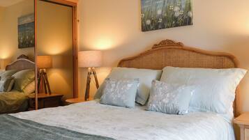 3 quartos, Wi-Fi de cortesia, roupa de cama