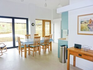 Dining - 3 bedroom accommodation in Aynho, near Banbury (Aynho, near Banbury)