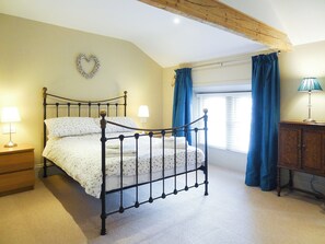 5 bedrooms, free WiFi, bed sheets - 5 bedroom accommodation in Pickering (Pickering)