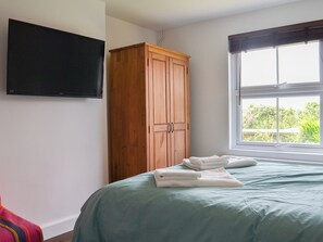 4 bedrooms, free WiFi, bed sheets