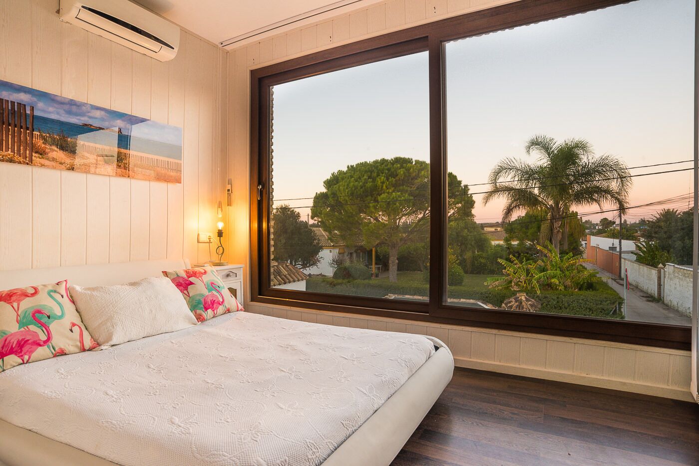 4 bedrooms, desk, iron/ironing board, travel crib