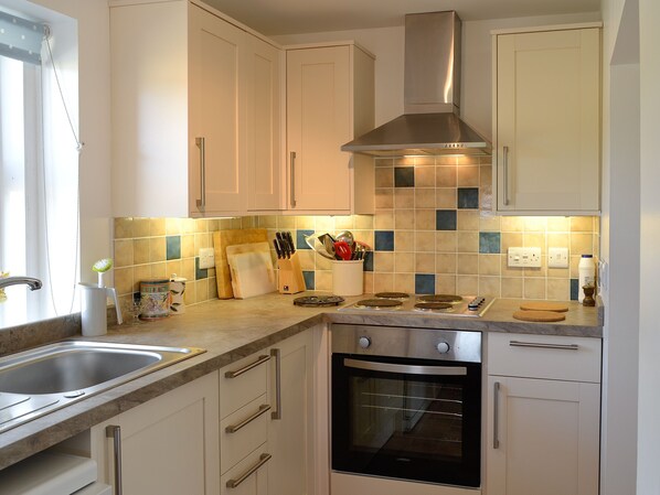 Dishwasher, cookware/dishes/utensils