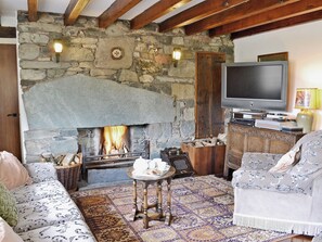 TV, fireplace - 2 bedroom accommodation in Near Ulpha (Near Ulpha)