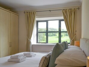 3 quartos, Wi-Fi de cortesia, roupa de cama