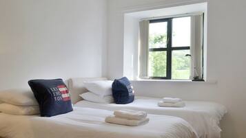 3 bedrooms, free WiFi, bed sheets