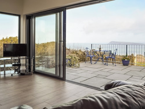 1 bedroom accommodation in Goodwick, near Fishguard