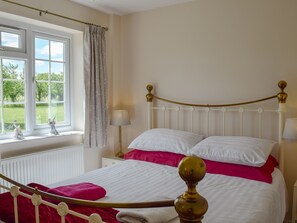 2 bedrooms, bed sheets - 2 bedroom accommodation in Upton, Didcot (Upton, Didcot)