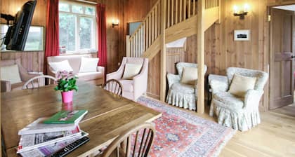 3 bedroom accommodation in Brockford, near Stowmarket