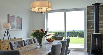 4 bedroom accommodation in Montrose