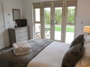2 bedrooms, free WiFi, bed sheets - 2 bedroom accommodation in Longframlington, near Rothbury (Longframlington, near Rothbury)