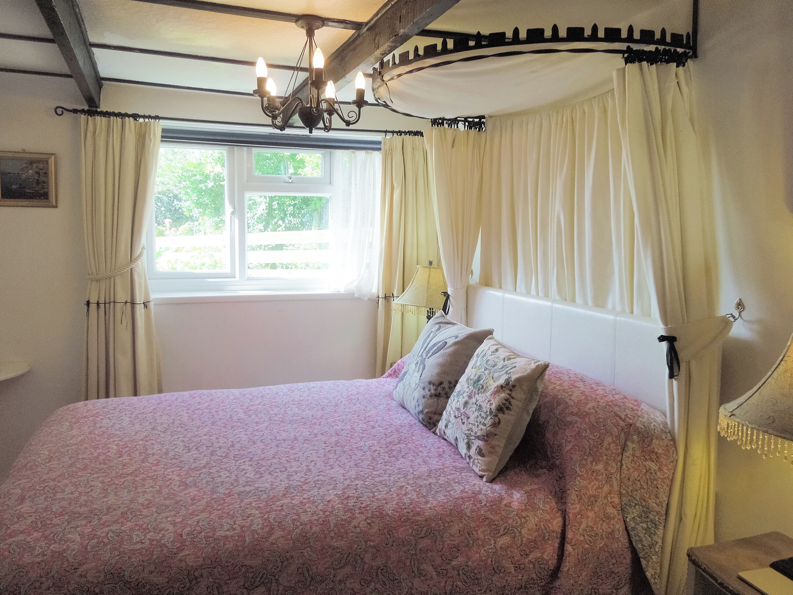 1 bedroom, WiFi (free), bed sheets