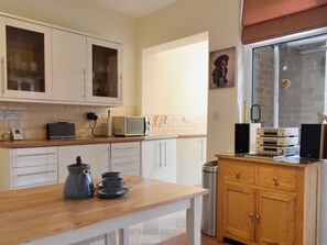 Private kitchen - Cottage on the Green (Acomb, near York)