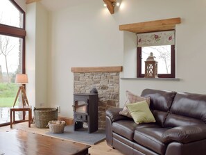 Unclassified image, 4 of 12, button - A characterful barn, delightfully converted to offer open-plan living. (Saundersfoot)
