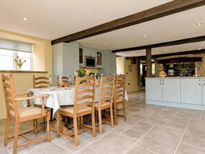 Dining - The Farmhouse at Higher Westwater (Axminster)