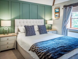 4 bedrooms, free WiFi, bed sheets