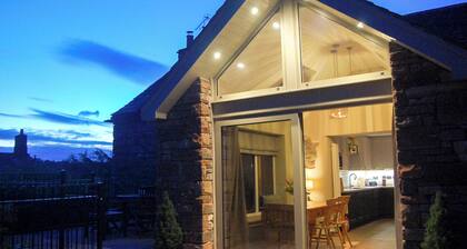 An attractive and spacious cottage close to the River Eamont.