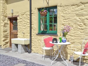 Outdoor dining - Hen Efail - Old Smithy (Tregaron)